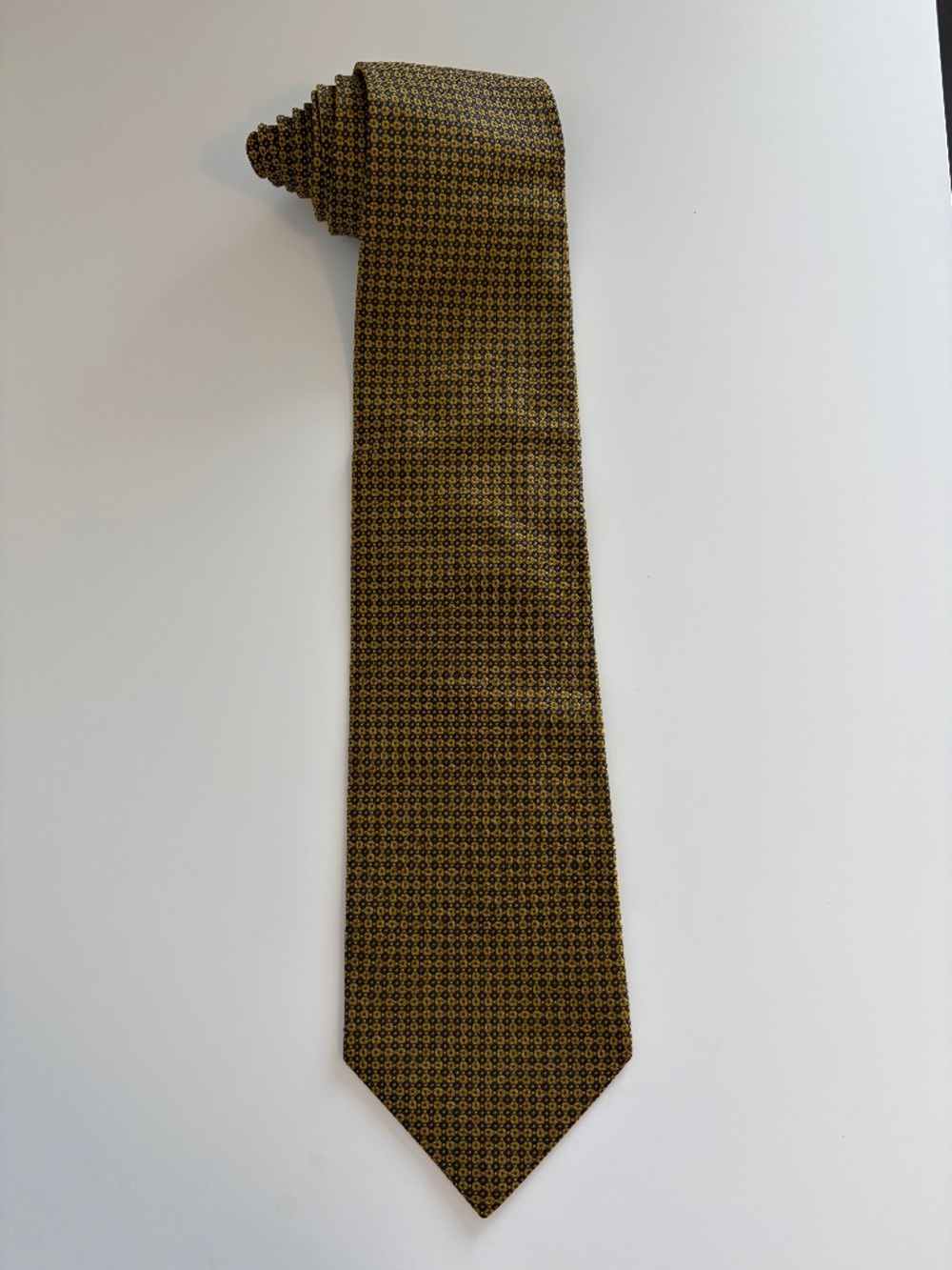 Valentino Men's 100% Silk Gold Tie 4" Made in Italy